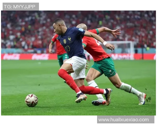 帅气足球明星的魅力与风采:他们如何在绿茵场上闪耀光芒 帅气足球明星的魅力与风采:他们如何在绿茵场上闪耀光芒