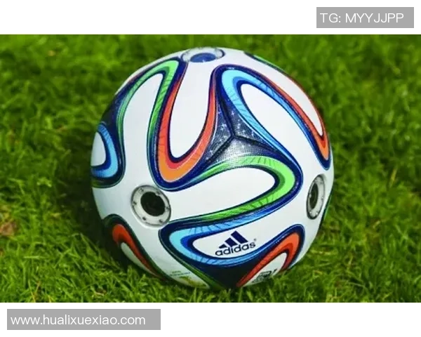 足球明星大积木创意拼图展现球场魅力与运动精神的完美结合